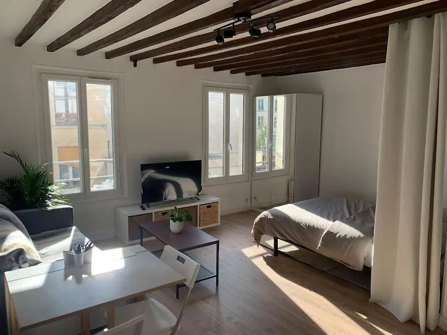 Studio Lumineux, Refait A Neuf, Metro Jourdain Párizs